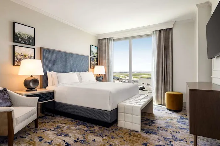 Hilton BNA Nashville Airport Terminal 4