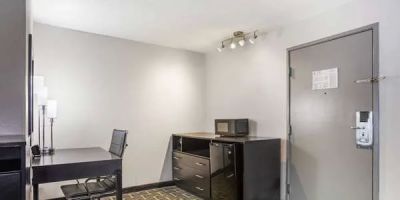 Comfort Suites Nashville Airport - BNA