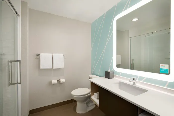 avid hotel Nashville Airport, an IHG Hotel 4