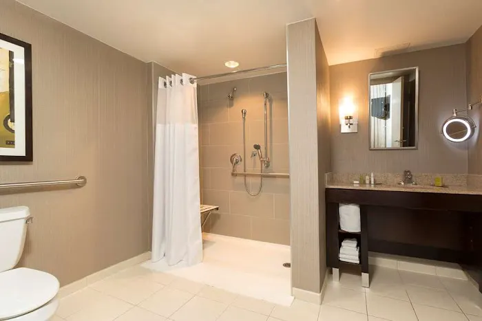 DoubleTree Suites by Hilton Hotel Nashville Airport 5