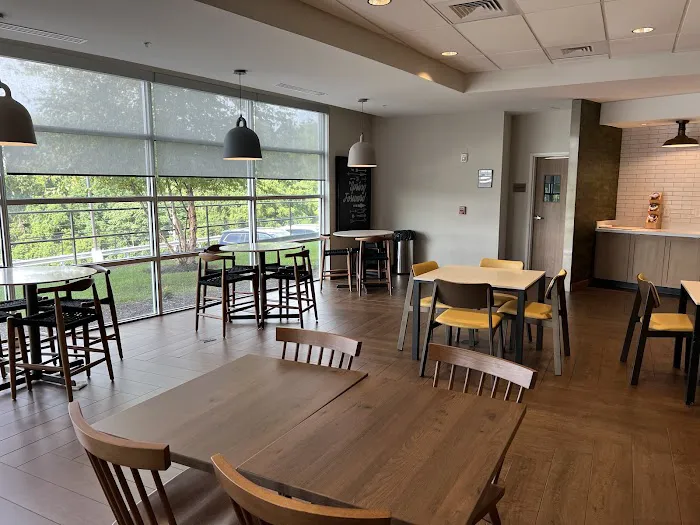 Fairfield Inn & Suites Nashville Airport 4