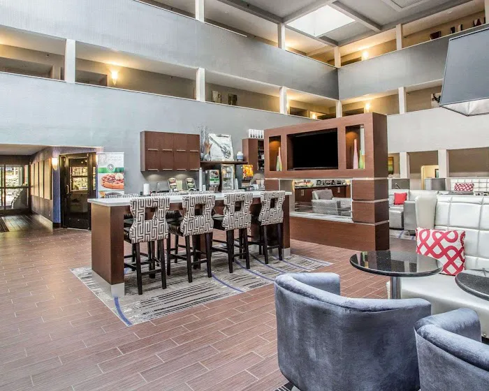 Quality Suites Nashville Airport 4
