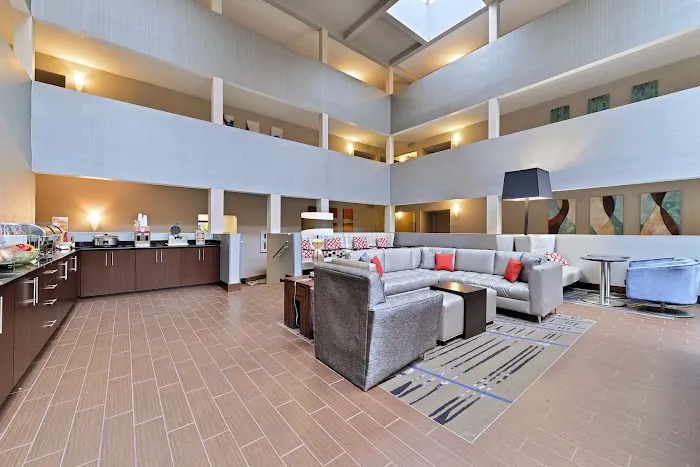 Quality Suites Nashville Airport 4