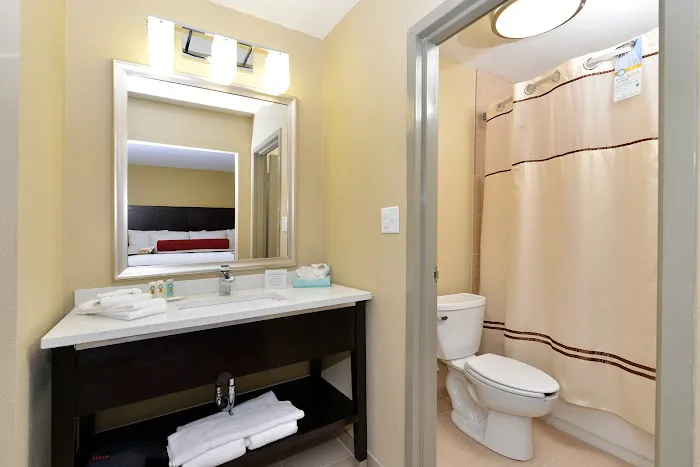 Quality Suites Nashville Airport 4