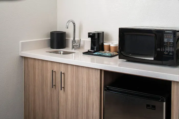 Sonesta Select Nashville Airport Suites 5