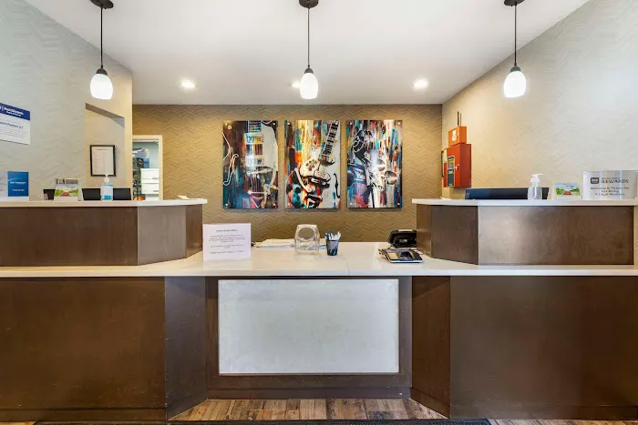 Best Western Plus Nashville Airport Hotel 5