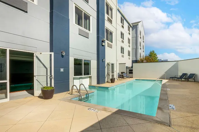 Best Western Plus Nashville Airport Hotel 5