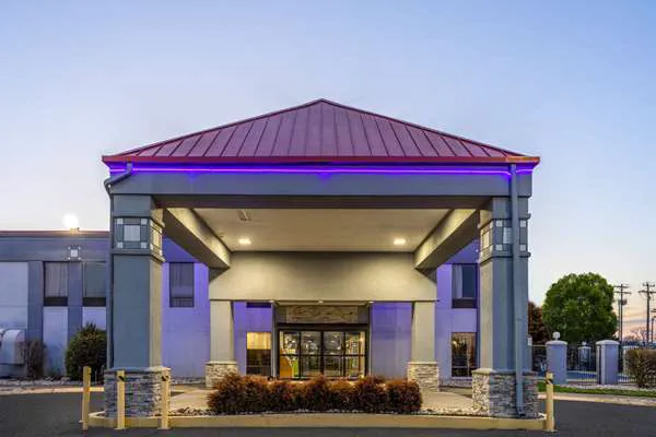 Baymont by Wyndham La Vergne 4