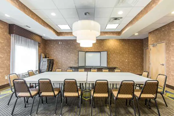 Comfort Suites 4