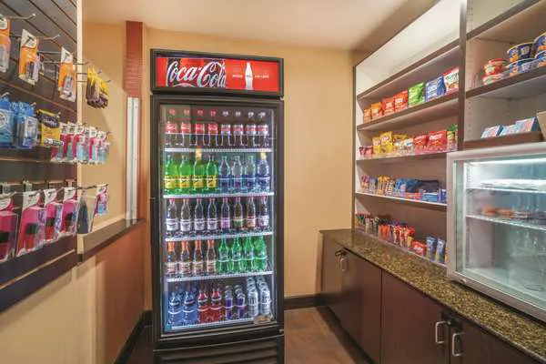 La Quinta Inn & Suites by Wyndham Smyrna TN - Nashville 4