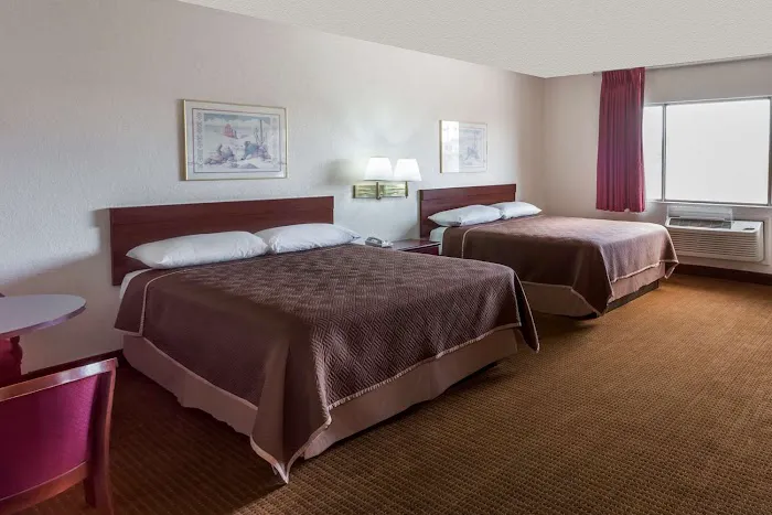 Travelodge by Wyndham Mesa 4