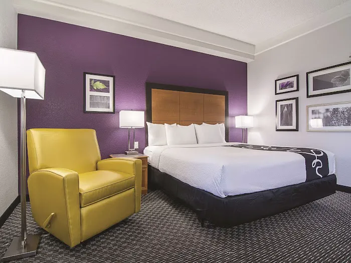La Quinta Inn & Suites by Wyndham Phoenix Mesa West 4