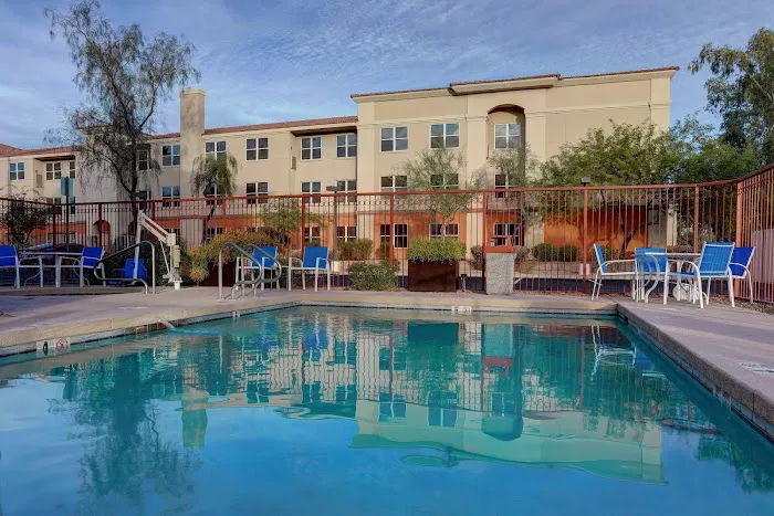 Holiday Inn Express & Suites Phoenix - Mesa West, an IHG Hotel 4