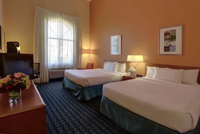 Holiday Inn Express & Suites Phoenix - Mesa West, an IHG Hotel 4