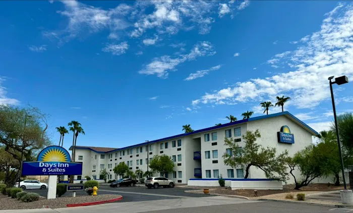Days Inn & Suites by Wyndham Mesa Near Phoenix 4