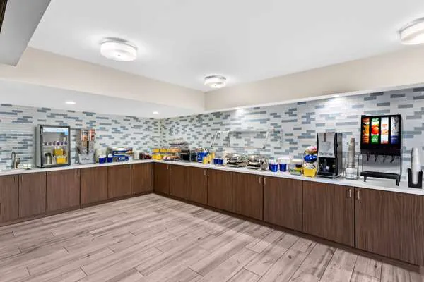 Days Inn & Suites by Wyndham Mesa Near Phoenix 4