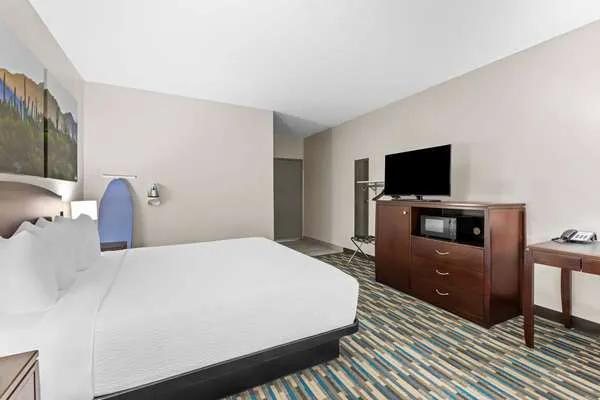 Days Inn & Suites by Wyndham Mesa Near Phoenix 4