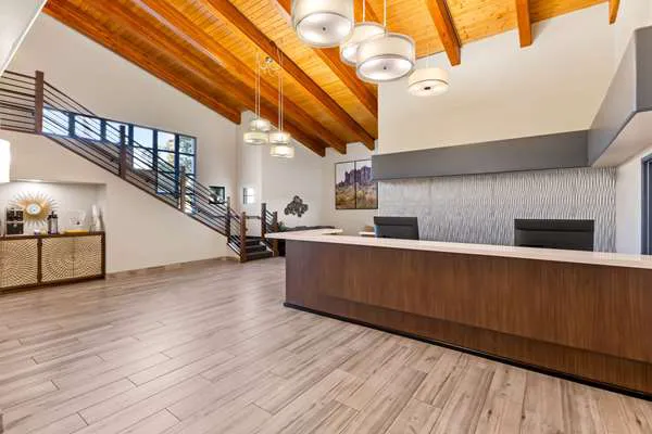 Days Inn & Suites by Wyndham Mesa Near Phoenix 4