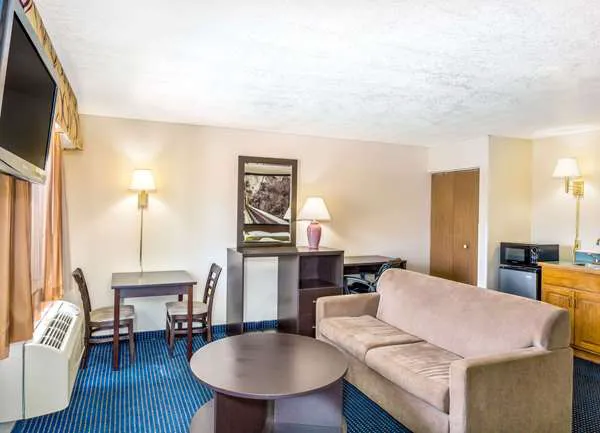 Super 8 by Wyndham Phoenix/Mesa/Gilbert Road 4
