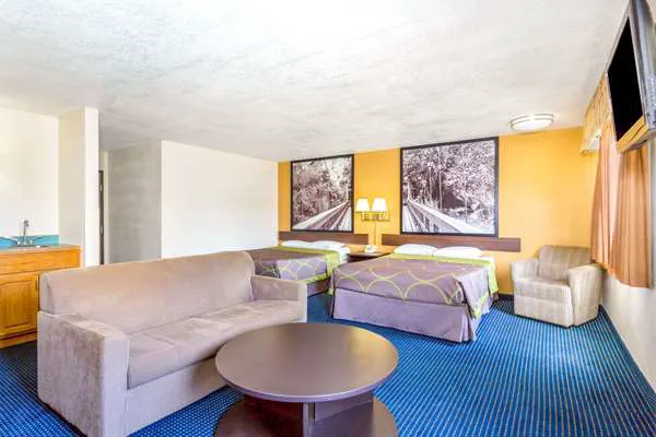Super 8 by Wyndham Phoenix/Mesa/Gilbert Road 4