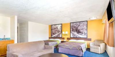 Super 8 by Wyndham Phoenix/Mesa/Gilbert Road