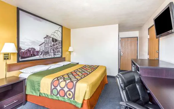 Super 8 by Wyndham Phoenix/Mesa/Gilbert Road 4