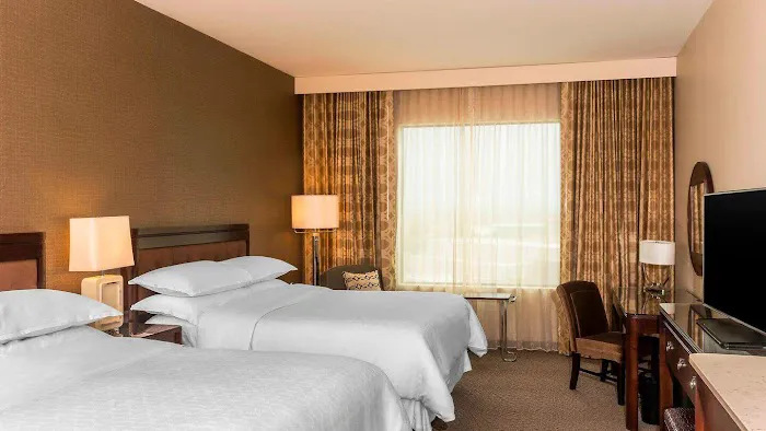 Sheraton Mesa Hotel at Wrigleyville West 5