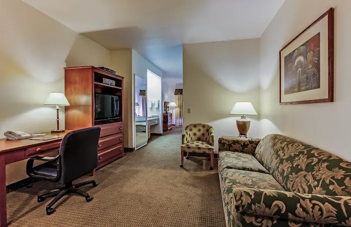 Hawthorn Suites by Wyndham Tempe 4
