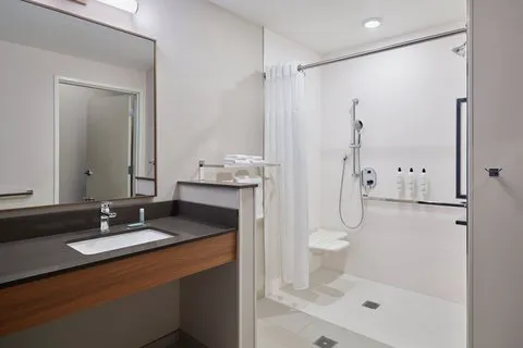 Fairfield Inn & Suites Tempe 4