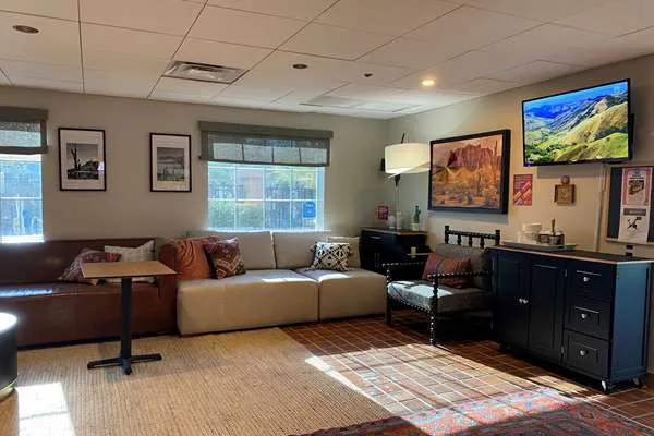 La Quinta Inn & Suites by Wyndham Tempe University / Phoenix 4