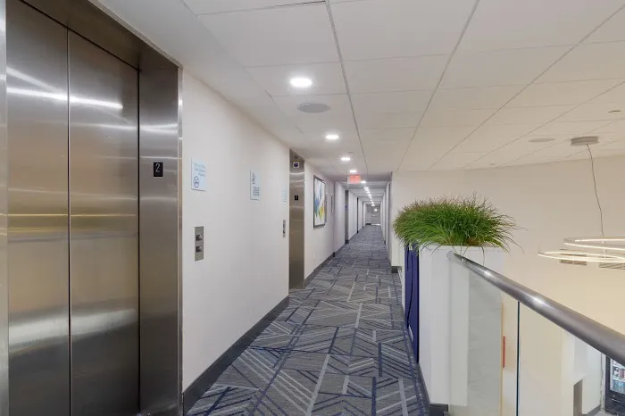 Holiday Inn Express & Suites Phoenix-Tempe, an IHG Hotel 4