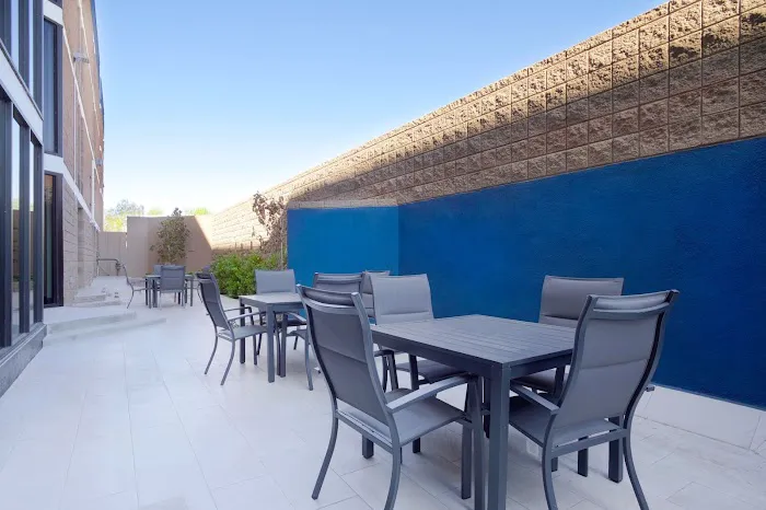 Holiday Inn Express & Suites Phoenix-Tempe, an IHG Hotel 4