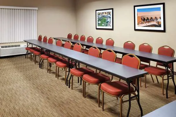 Comfort Inn & Suites Tempe Phoenix Sky Harbor Airport 4