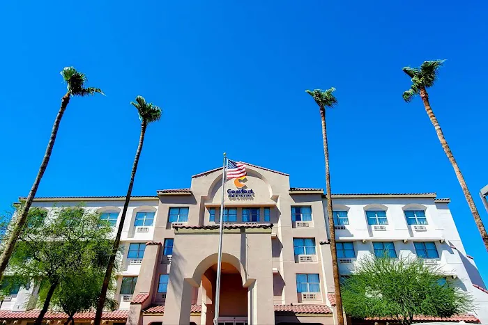 Comfort Inn & Suites Tempe Phoenix Sky Harbor Airport 4
