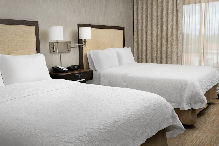 Hampton Inn & Suites Phoenix Tempe 4