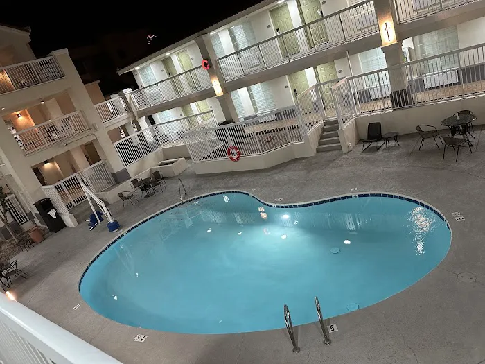 SureStay Plus Hotel by Best Western Tempe University 4