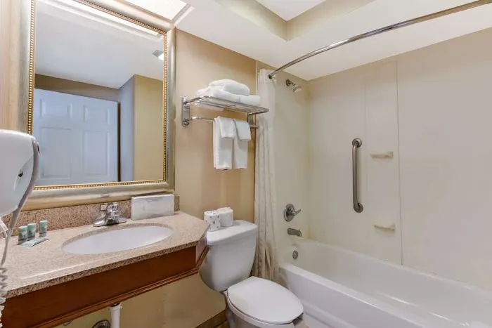 SureStay Plus Hotel by Best Western Tempe University 4