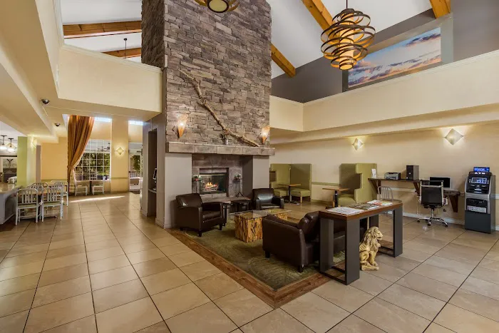 SureStay Plus Hotel by Best Western Tempe University 4