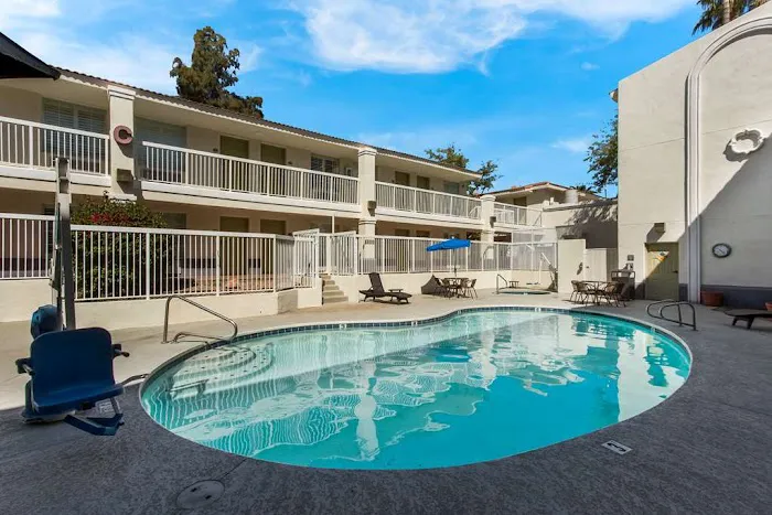 SureStay Plus Hotel by Best Western Tempe University 4