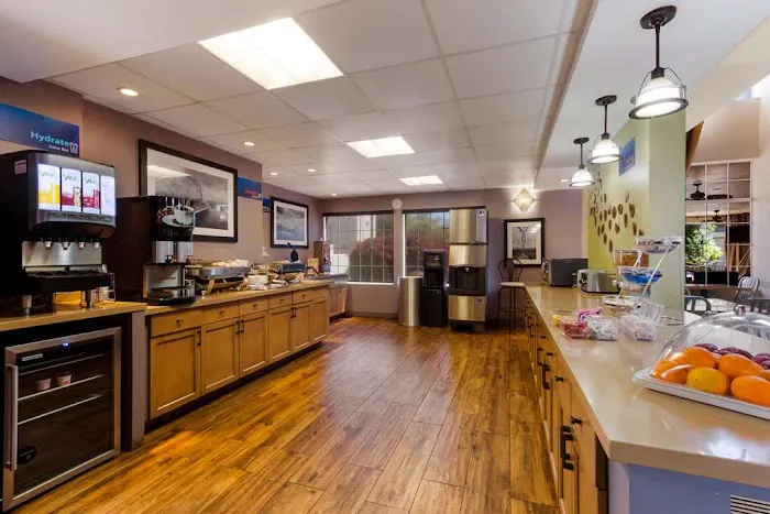 SureStay Plus Hotel by Best Western Tempe University 4