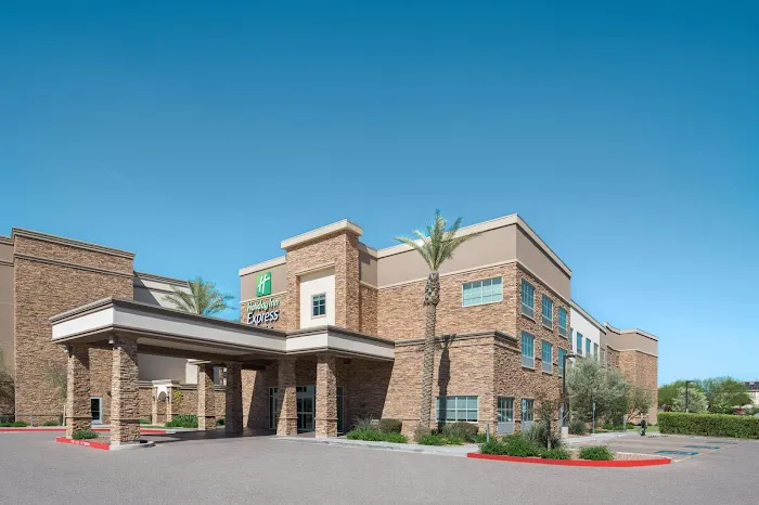 Holiday Inn Express & Suites Phoenix East - Gilbert by IHG 4
