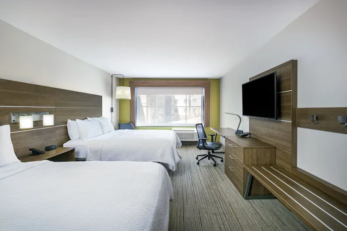 Holiday Inn Express & Suites Phoenix East - Gilbert by IHG 4