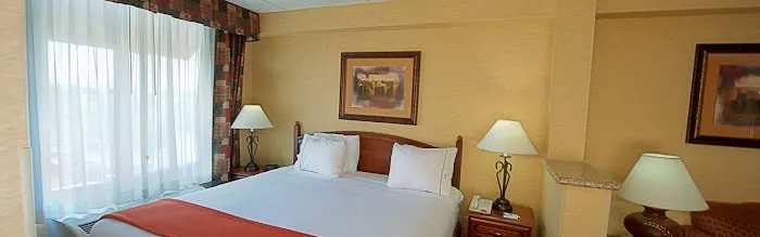 Holiday Inn Express & Suites Tempe by IHG 5