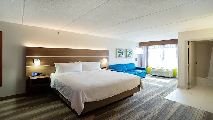 Holiday Inn Express & Suites Tempe by IHG 5