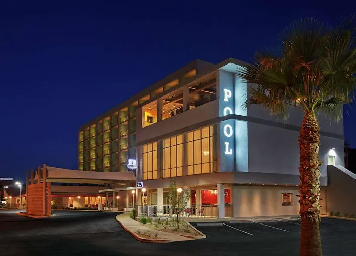 Graduate by Hilton Tempe 5