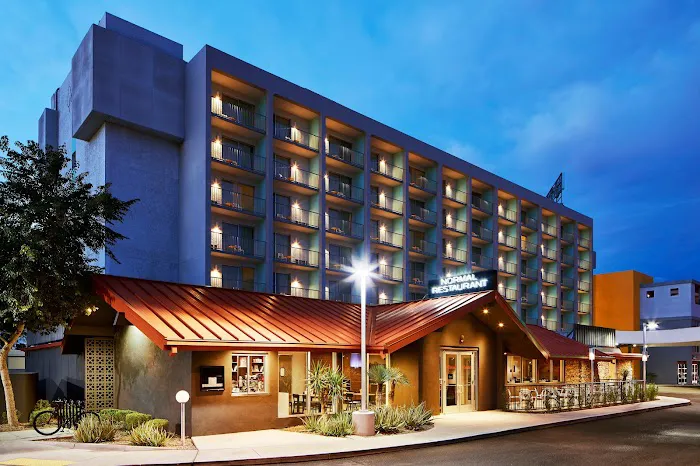 Graduate by Hilton Tempe 5