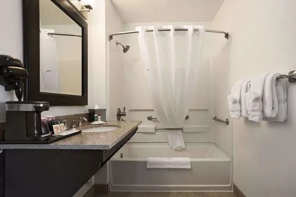 Ramada by Wyndham Tempe/At Arizona Mills Mall 5