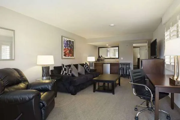 Ramada by Wyndham Tempe/At Arizona Mills Mall 5