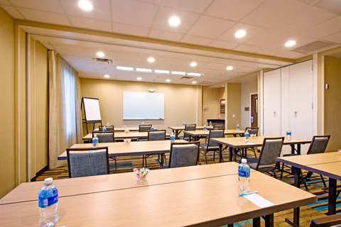 Fairfield Inn & Suites Phoenix Tempe/Airport 4