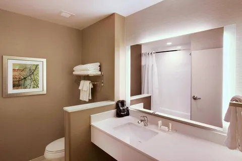 Fairfield Inn & Suites Phoenix Tempe/Airport 4